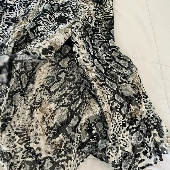 Alice + Olivia Athena snake print midi skirt - Picture 9 of 9